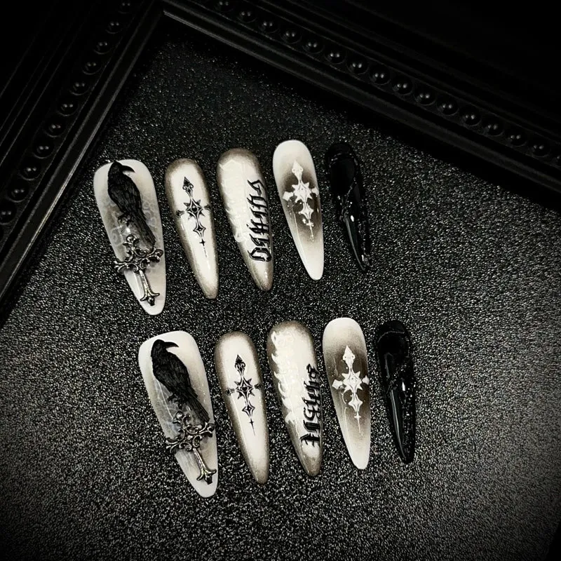 Gothic-inspiriertes Press-On-Nagelkunst-Set