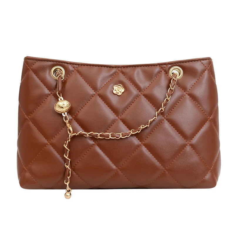 Gepolsterte Handtasche mit Kettengriffen