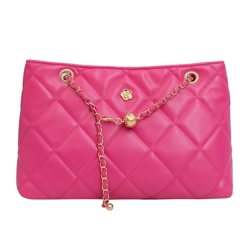 Gepolsterte Handtasche mit Kettengriffen