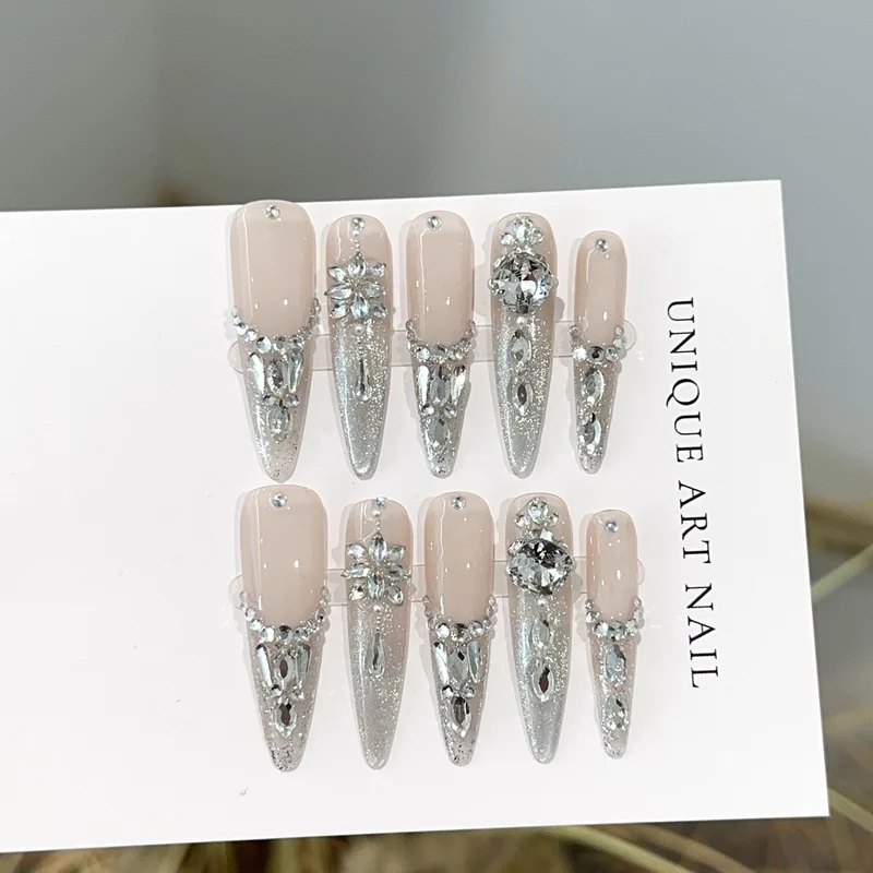 Glamourös mit Strass verziertes Press-On-Nägel-Set