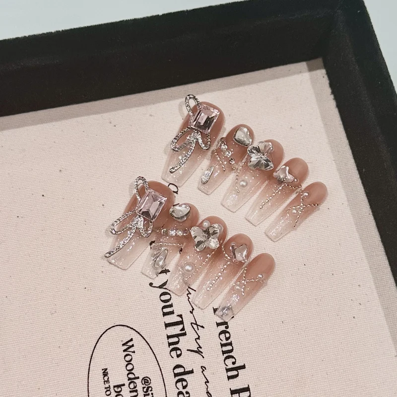Glamouröse mit Strass verzierte Press-On Nagelkunst Kit