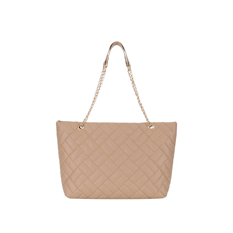 Elegante gesteppte Tote mit Kettenhenkeln