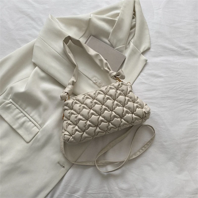 Elegante gepuffte Handtasche
