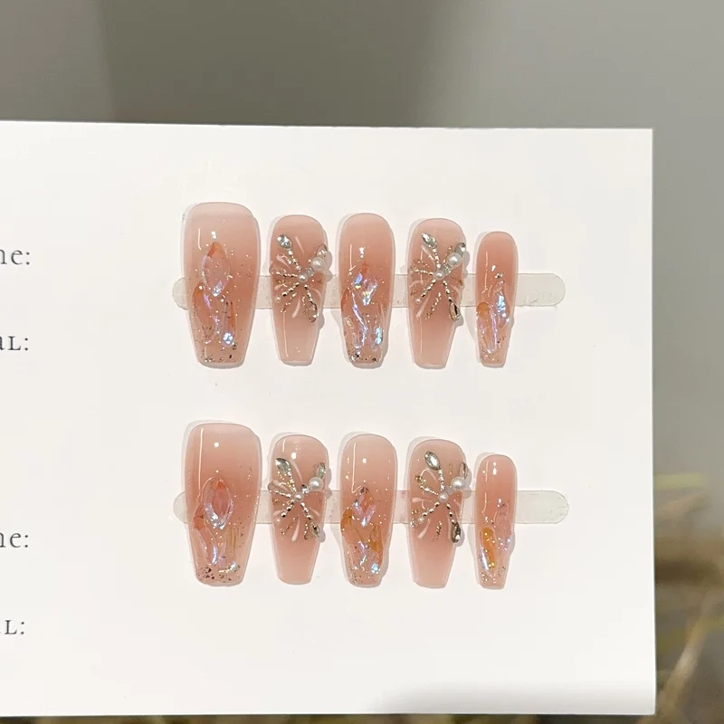Glamouröse, perlenbesetzte Press-On-Nagelset