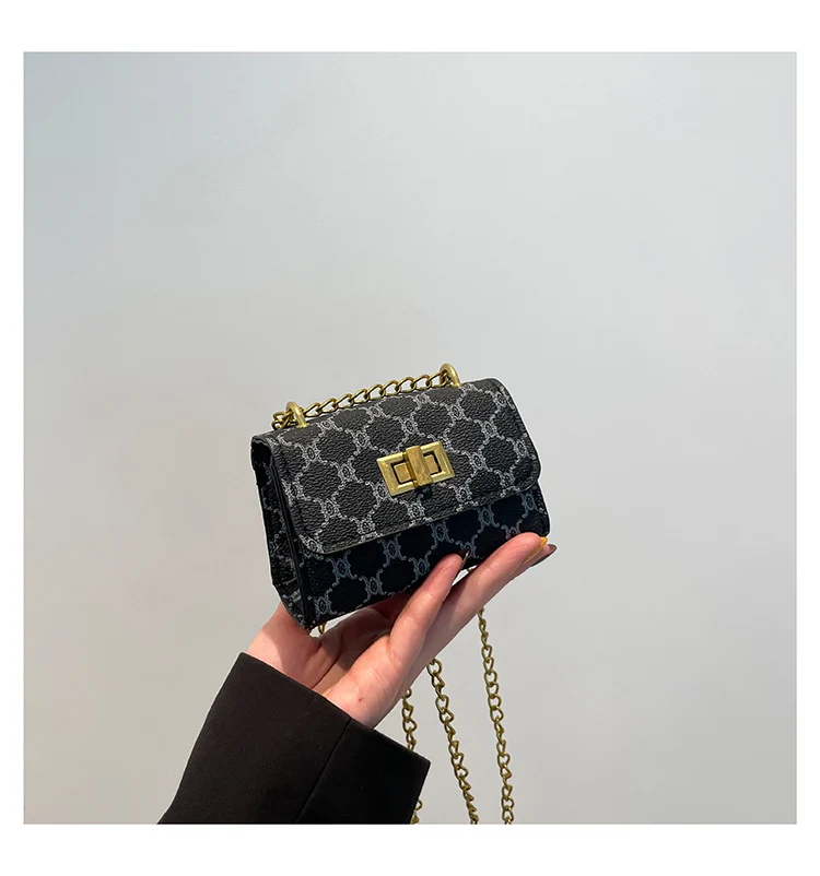 Elegante Mini-Handtasche mit Kettendetail