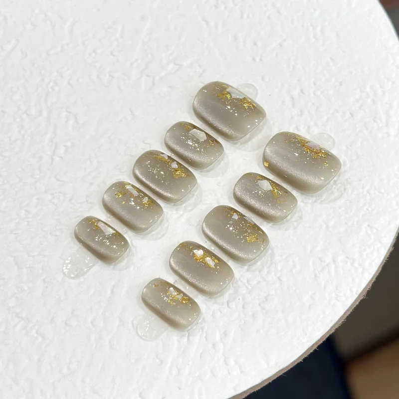 Luxus Press-On Nail Art Set mit Glitter-Akzenten