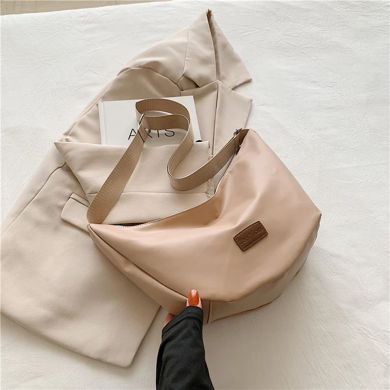 Moderne Hobo-Handtasche