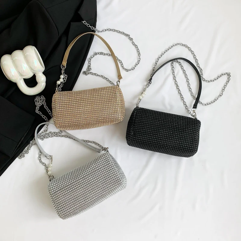 Elegante mit Kristallen verzierte Abend-Clutch