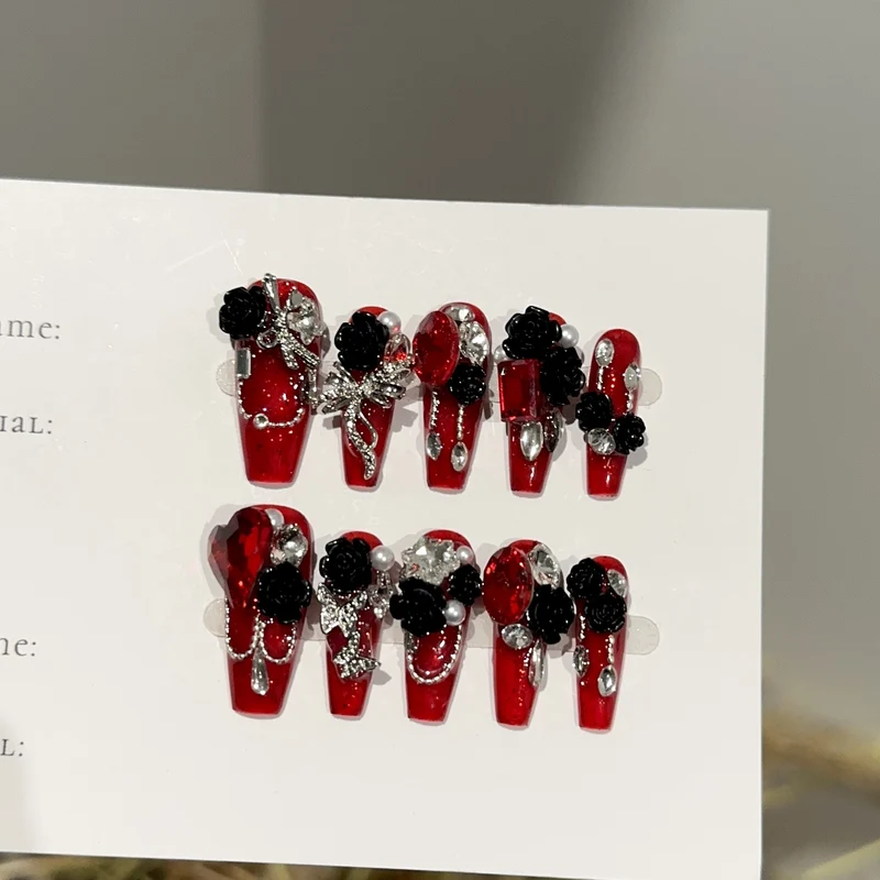 Glamouröses, blumenmotiviertes Press-On-Nagel-Set