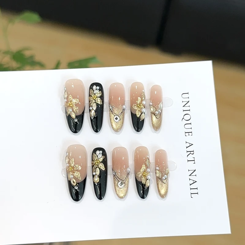 Luxuriöses Floral-Perlen-Nagelkunst-Set zum Aufkleben
