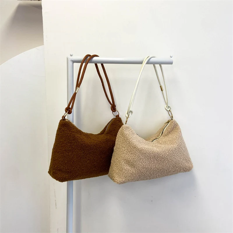 Gemütliche Texturierte Handtasche