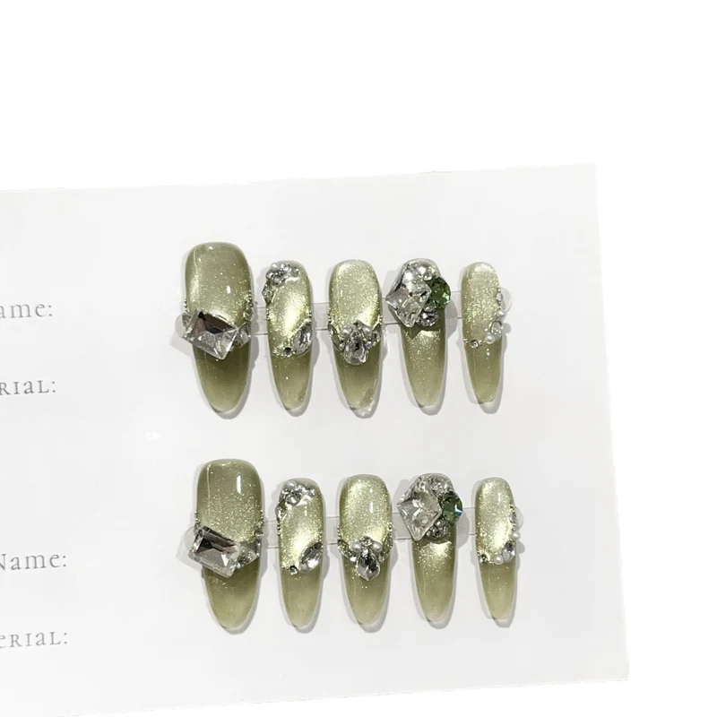 Glamouröse Kristall-akzentuierte Press-On Nagelset