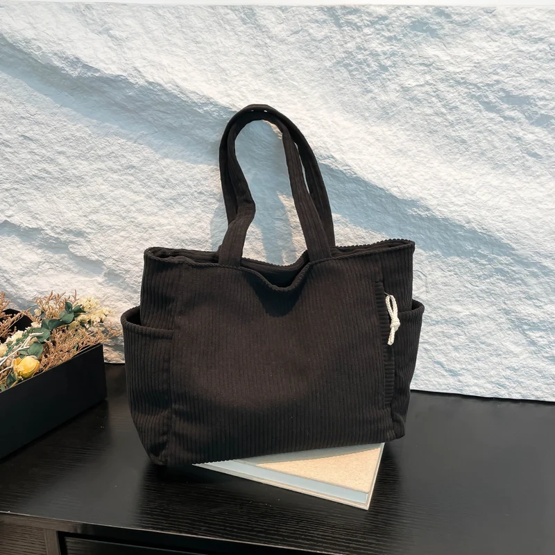 Gemütliche strukturierte Stofftasche