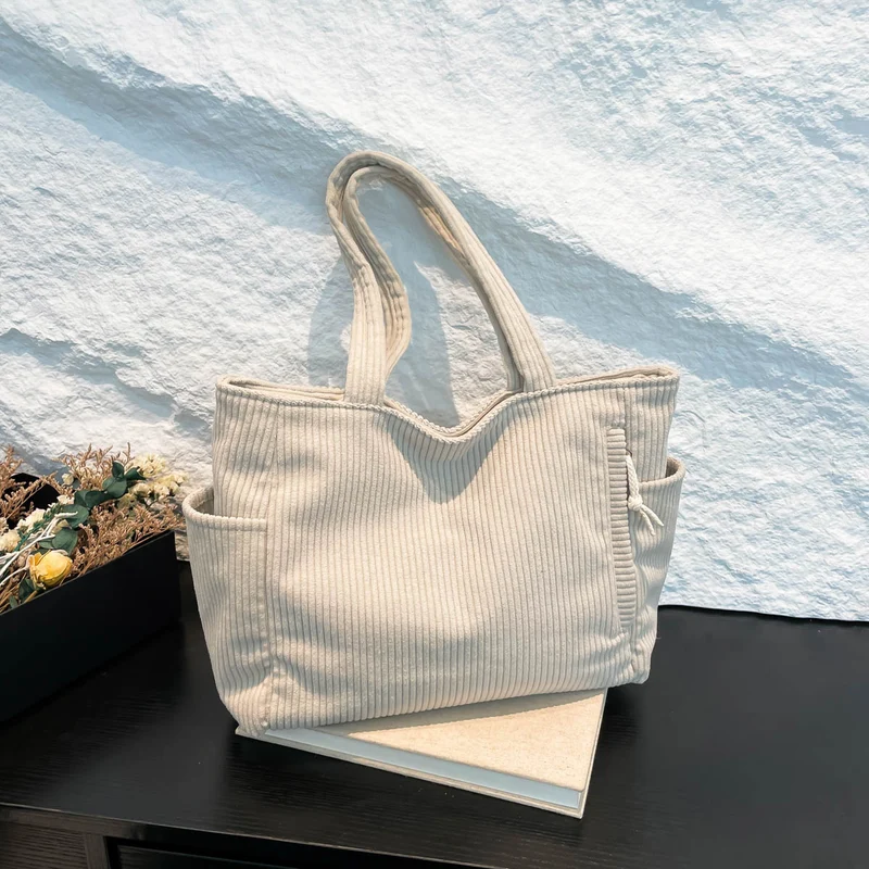 Gemütliche strukturierte Stofftasche