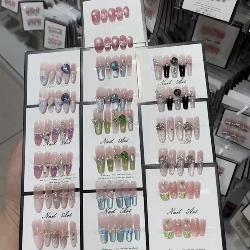 Dekorative Press-On Nagelkunst Kollektion