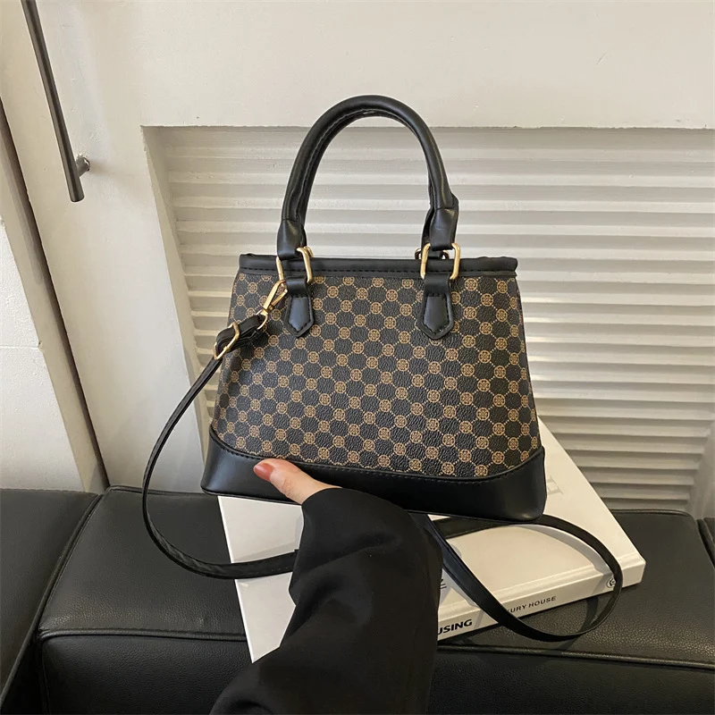 Klassische strukturierte Handtasche