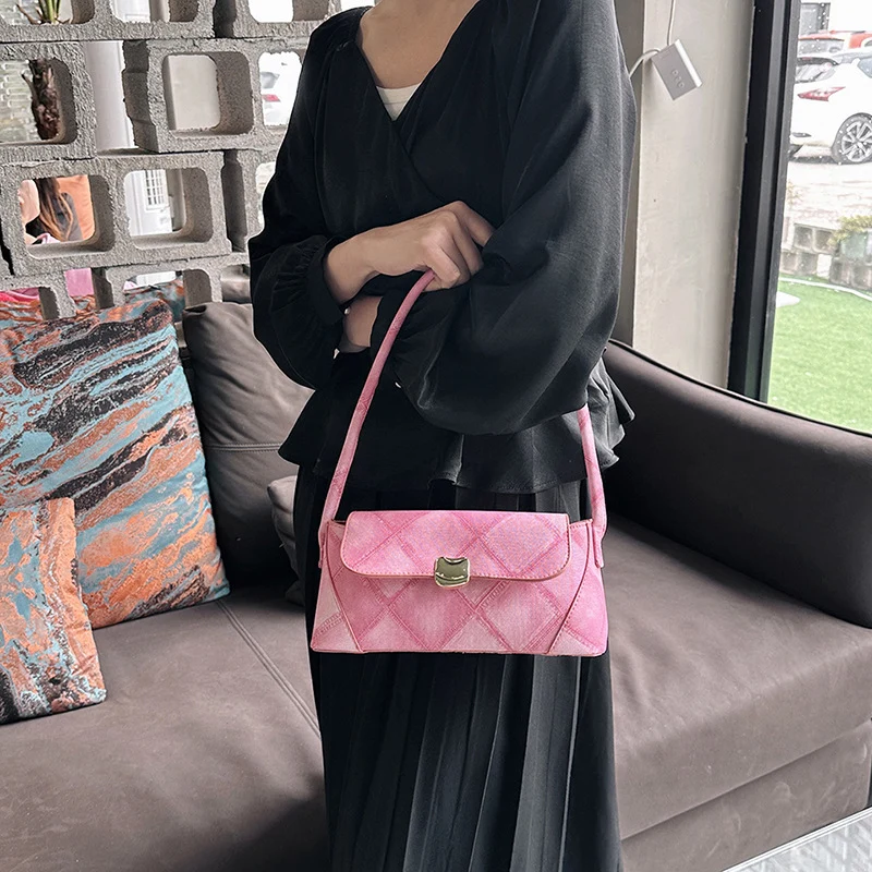 Strukturierte Handtasche