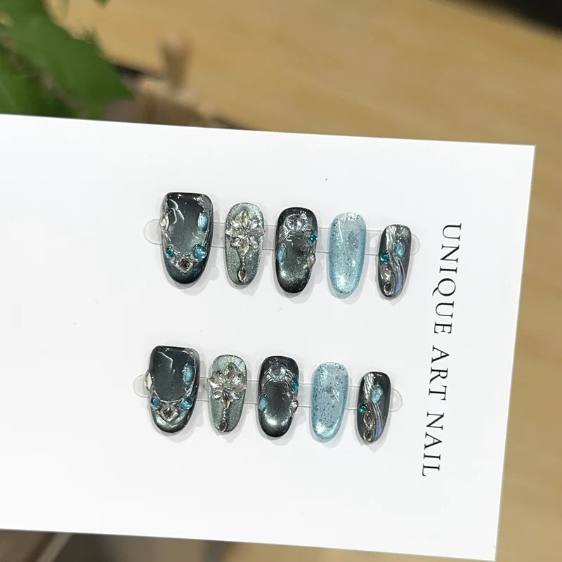 Dekorative Nagelkunst