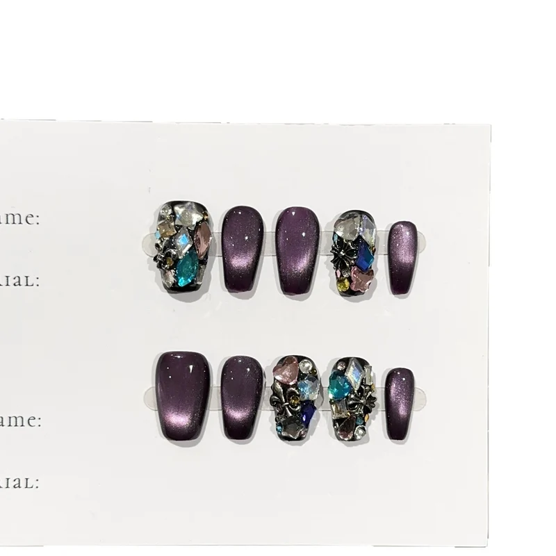 Dekorative Nagelkunst