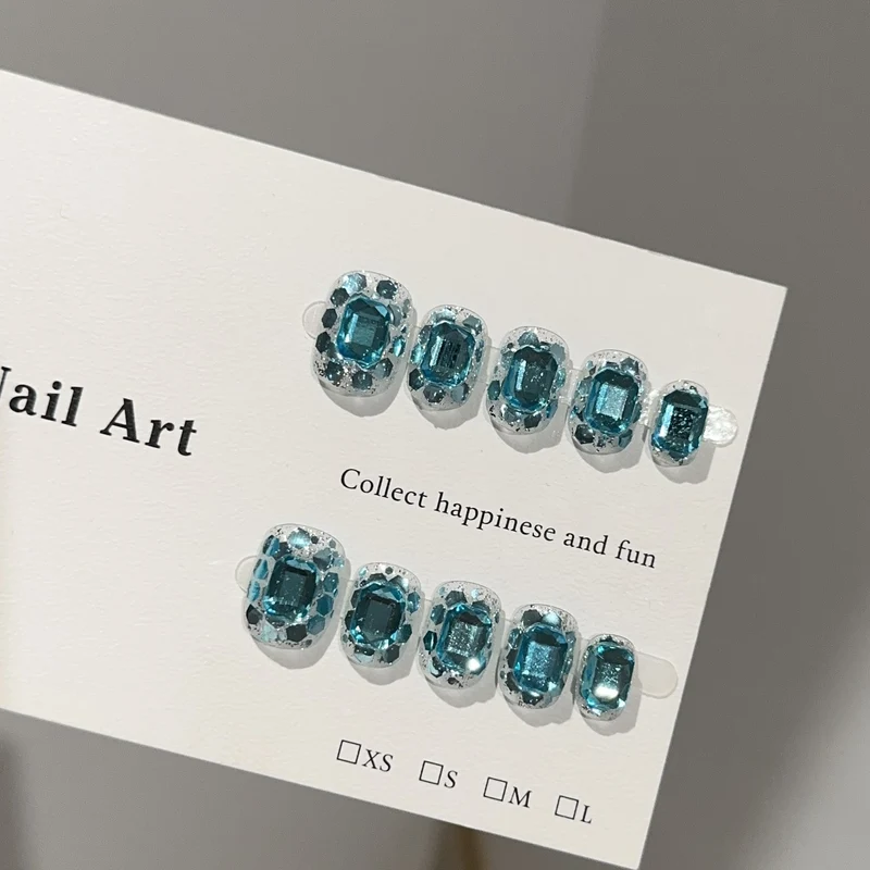 Dekoratives Strass Press-On Nagelkunstset