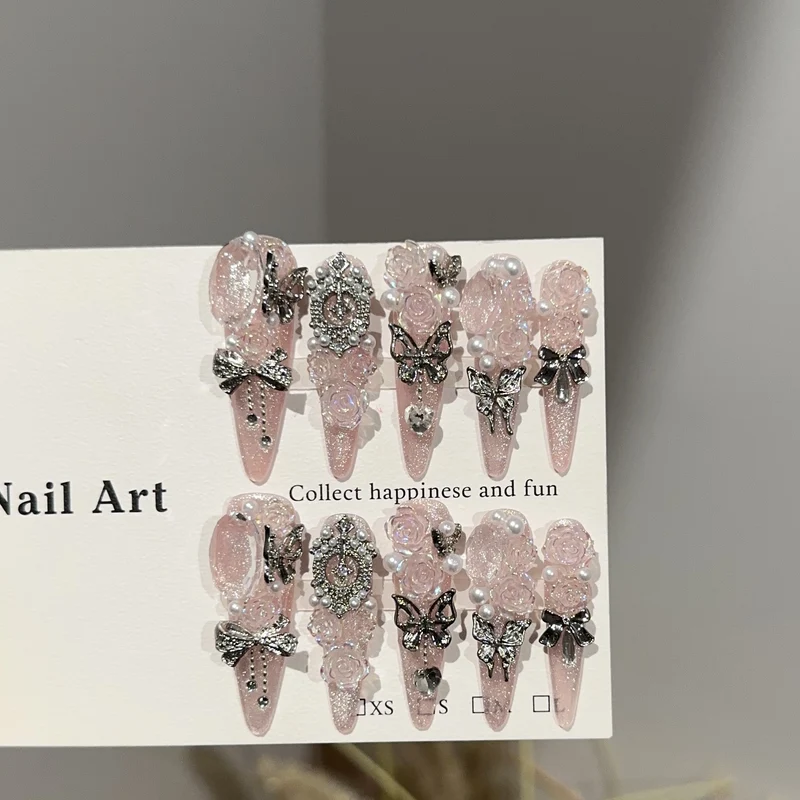 Dekorative mit Strass verzierten Press-On Nägel