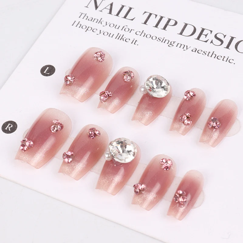 Elegantes Press-On-Nagel-Set mit Strassverzierungen