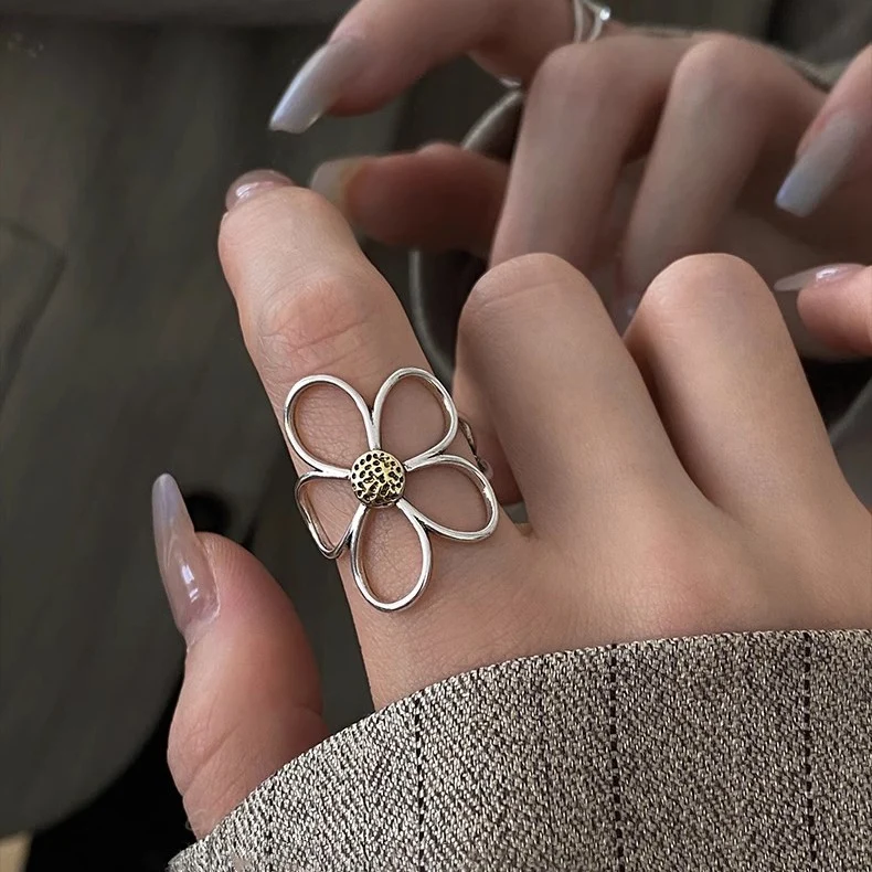 Stylischer Floralring Brehn