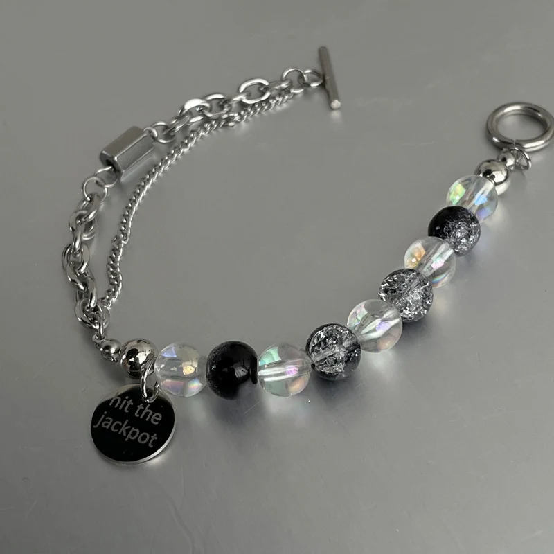 Stilvolles Perlen Charm Armband Brehn