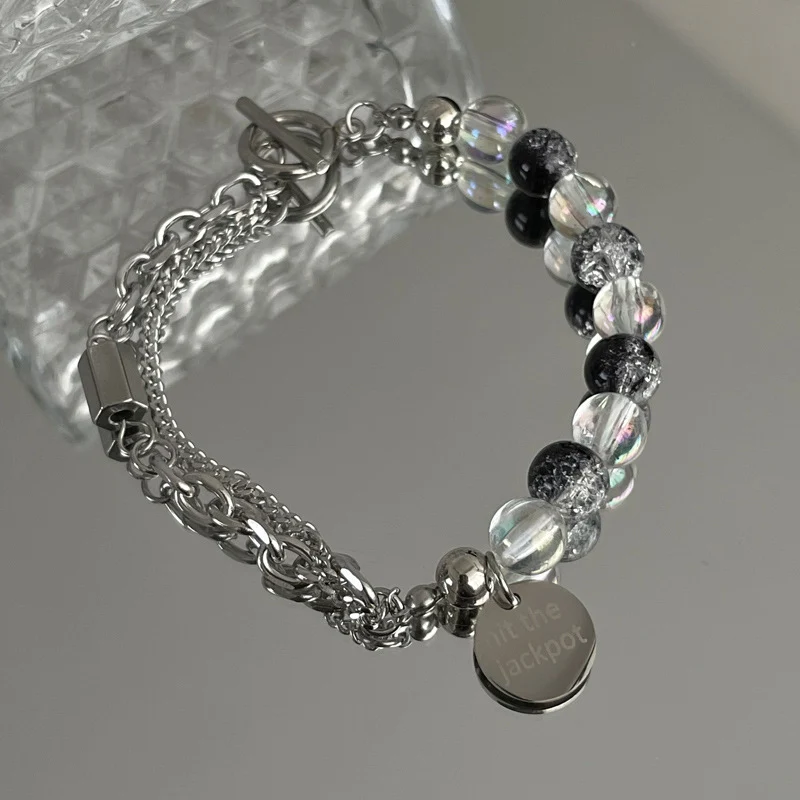Stilvolles Perlen Charm Armband Brehn