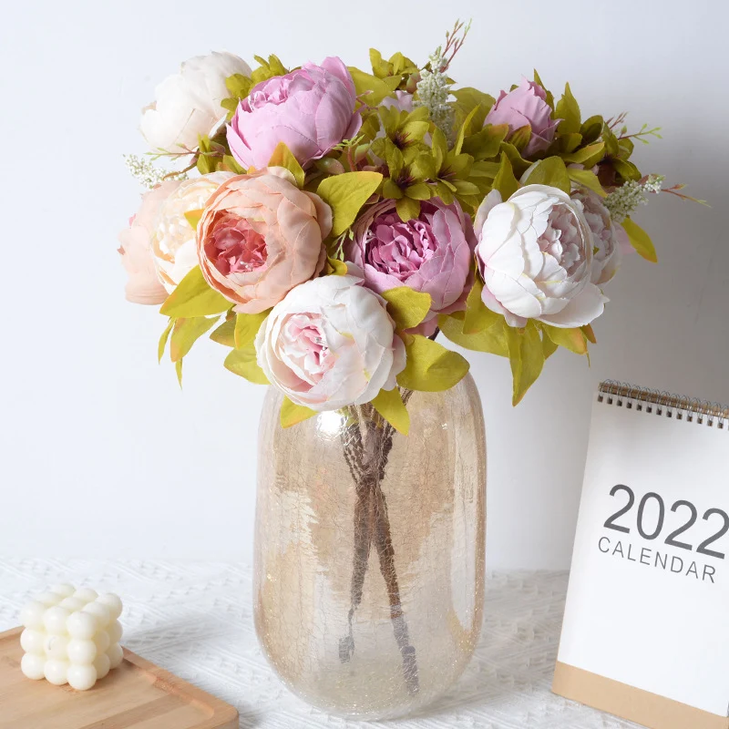 Künstliches Blumenstraußarrangement