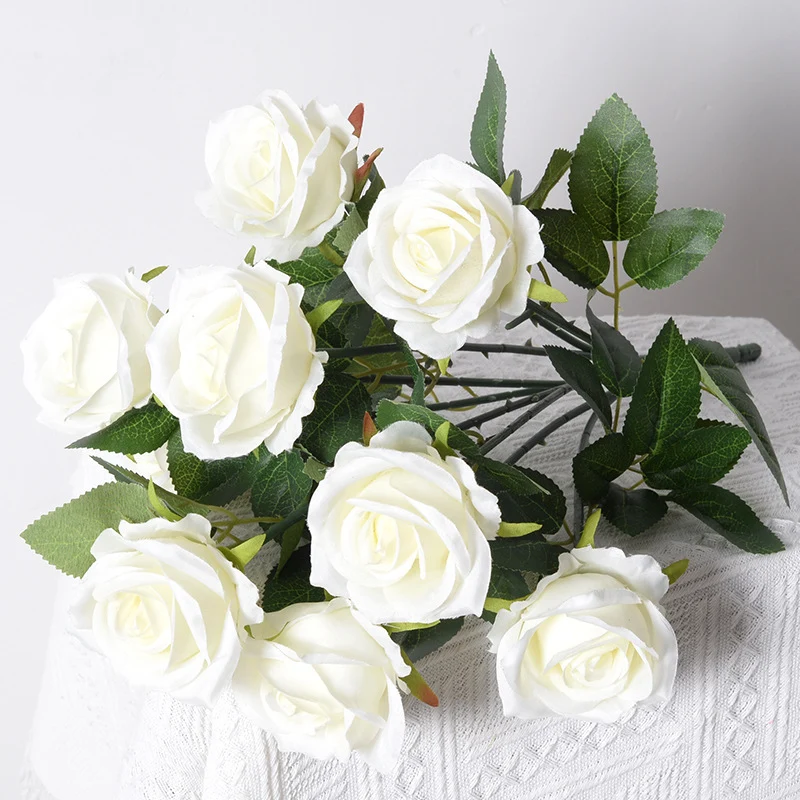 Künstlicher Rosenstrauß