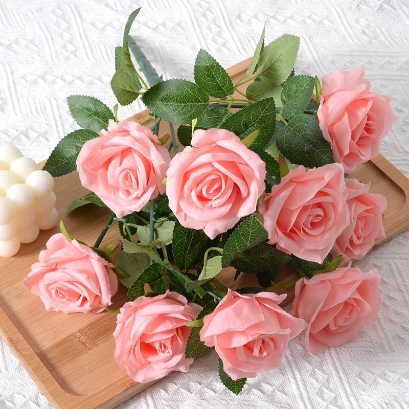 Künstlicher Rosenstrauß