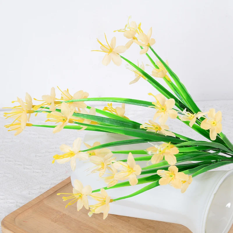 Künstliches Orchideenstammarrangement