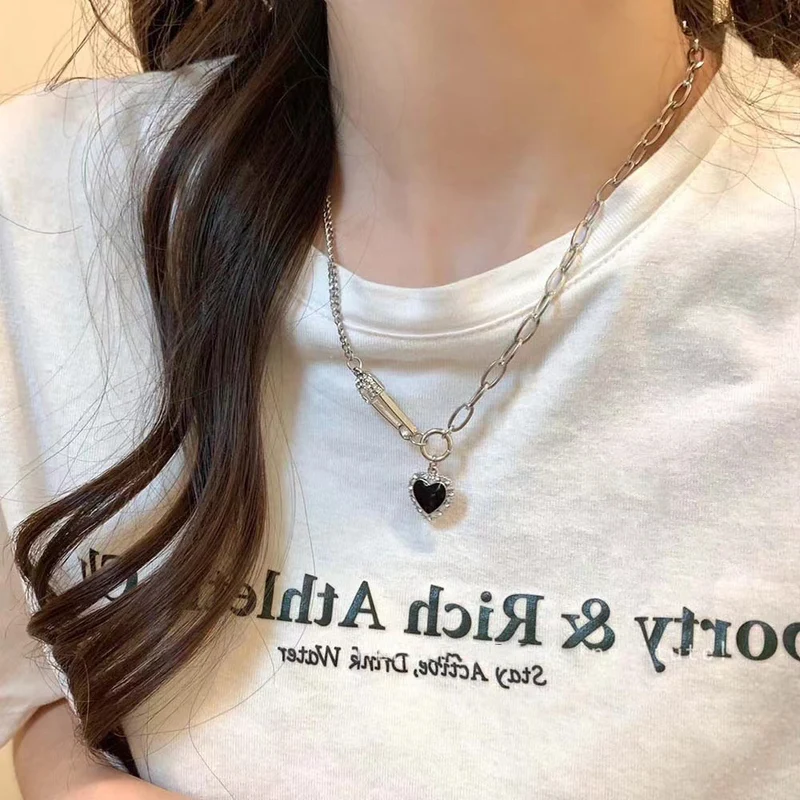 Herzförmige Anhängerhalskette mit Kette Brehn
