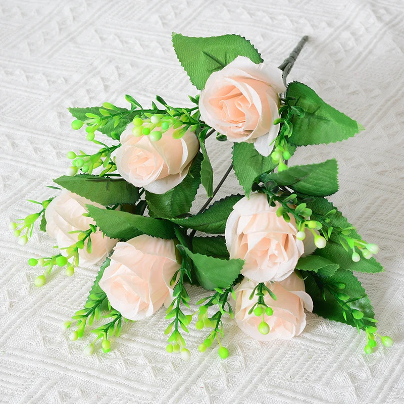 Künstlicher Blumenstammstrauß
