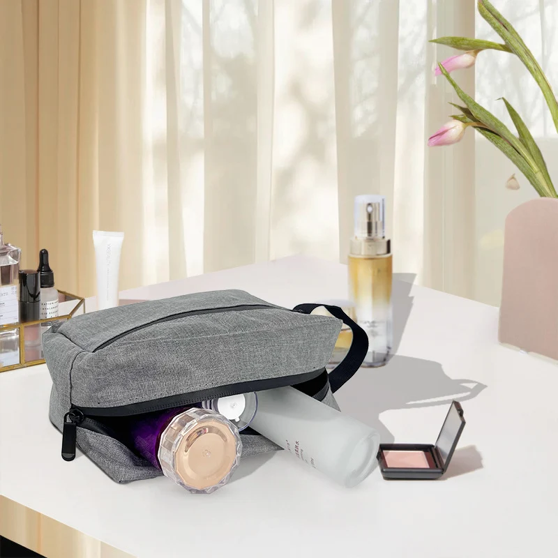 Praktische Kosmetiktasche mit zwei Reißverschlüssen Skanto