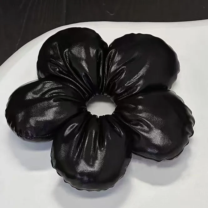 Blumenförmige Haarschleife Brehn