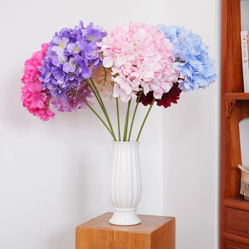 Elegante Kunstblumenarrangement
