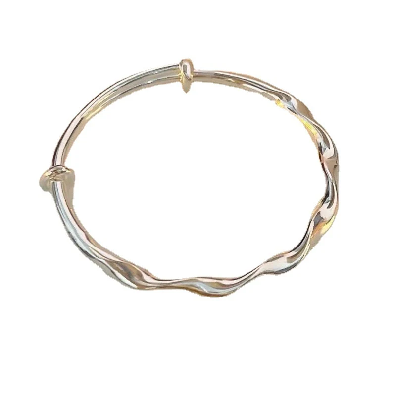 Modebewusster Twisted Metal Armreif Brehn