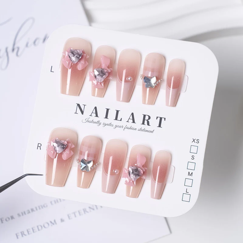 Dekorative Gel-Nagelkunst-Verzierungen