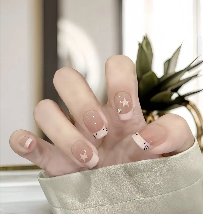 Dekorative Blumennagelkunst Tipps