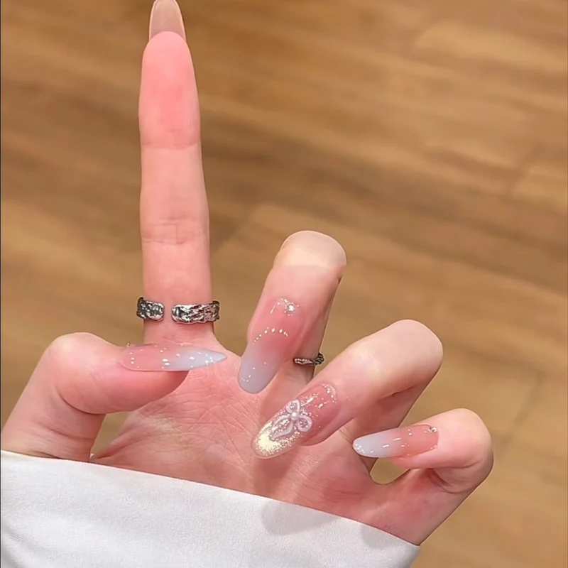 Dekoratives florales Nagelkunst-Set