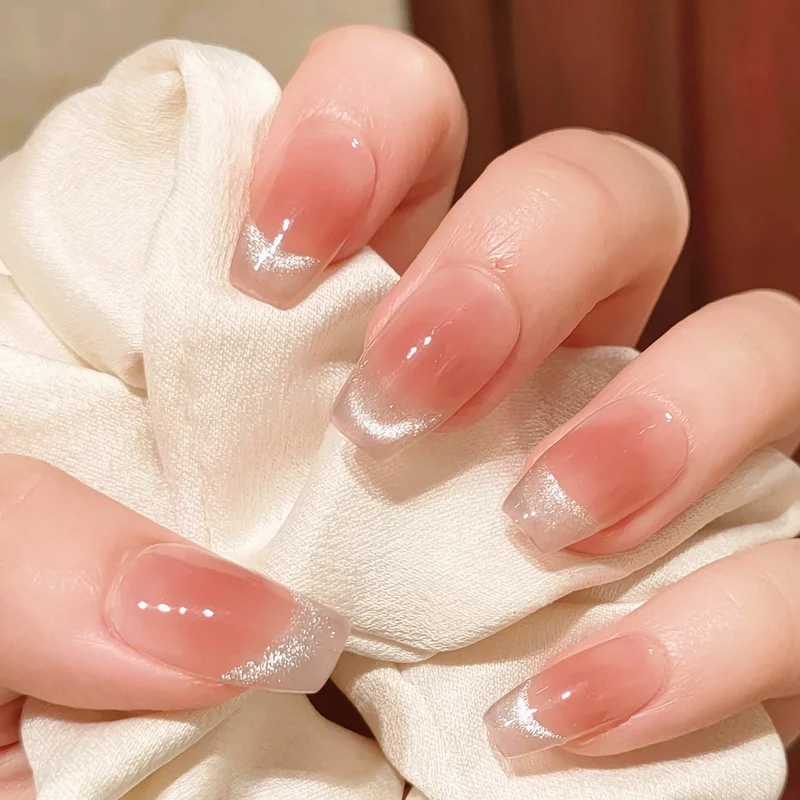 Eleganter French Tip Press-On Nagelset