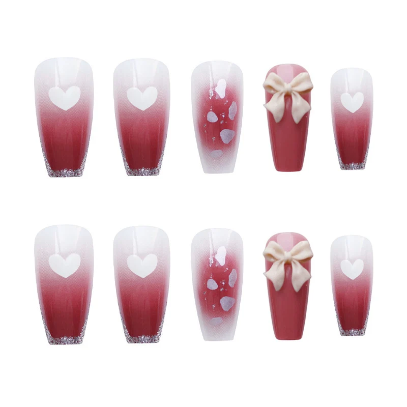 Dekorative Herz-Thema Press-On Nagelkunst