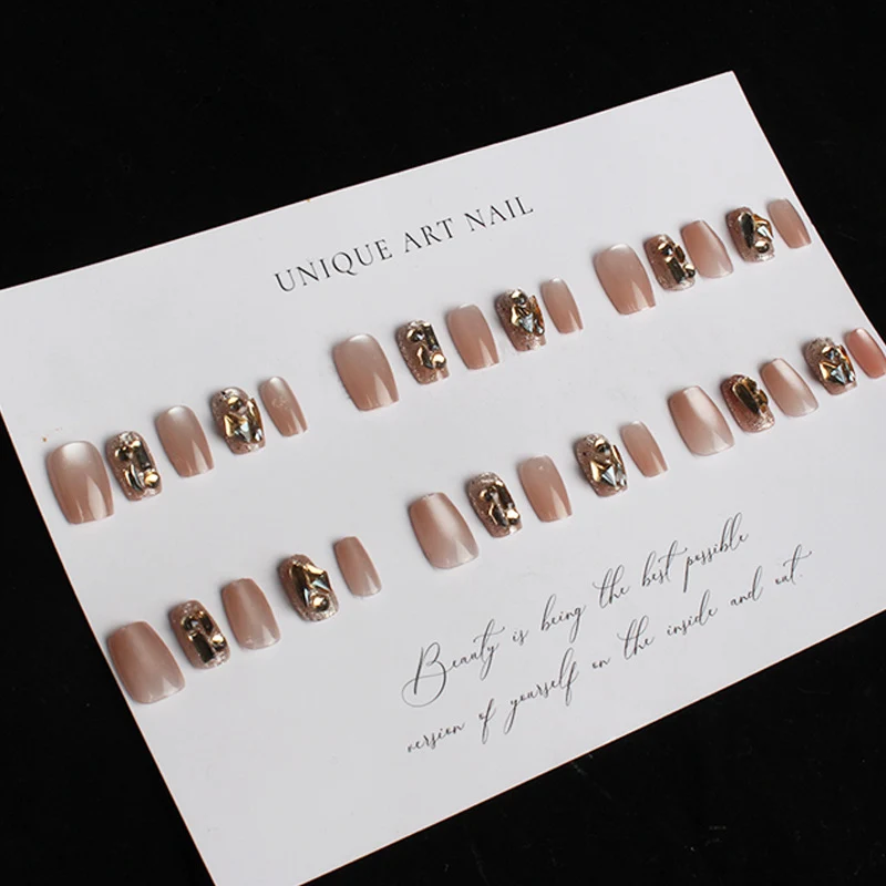 Dekoratives Stylisches Press-On Nagelset