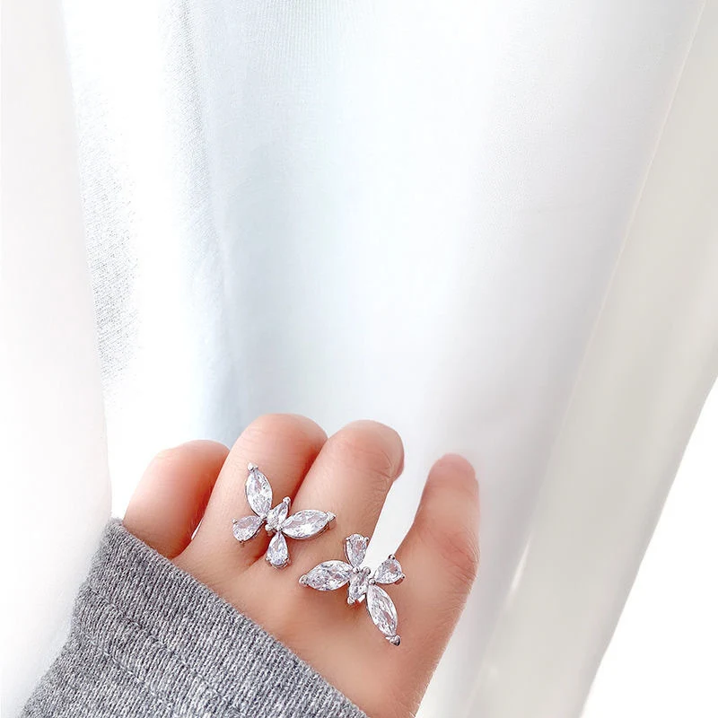 Elegante von Schmetterlingen inspirierte verstellbare Ring Brehn