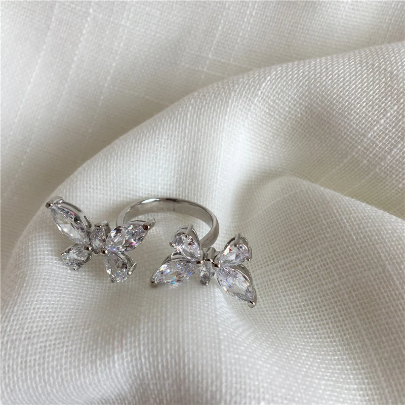 Elegante von Schmetterlingen inspirierte verstellbare Ring Brehn