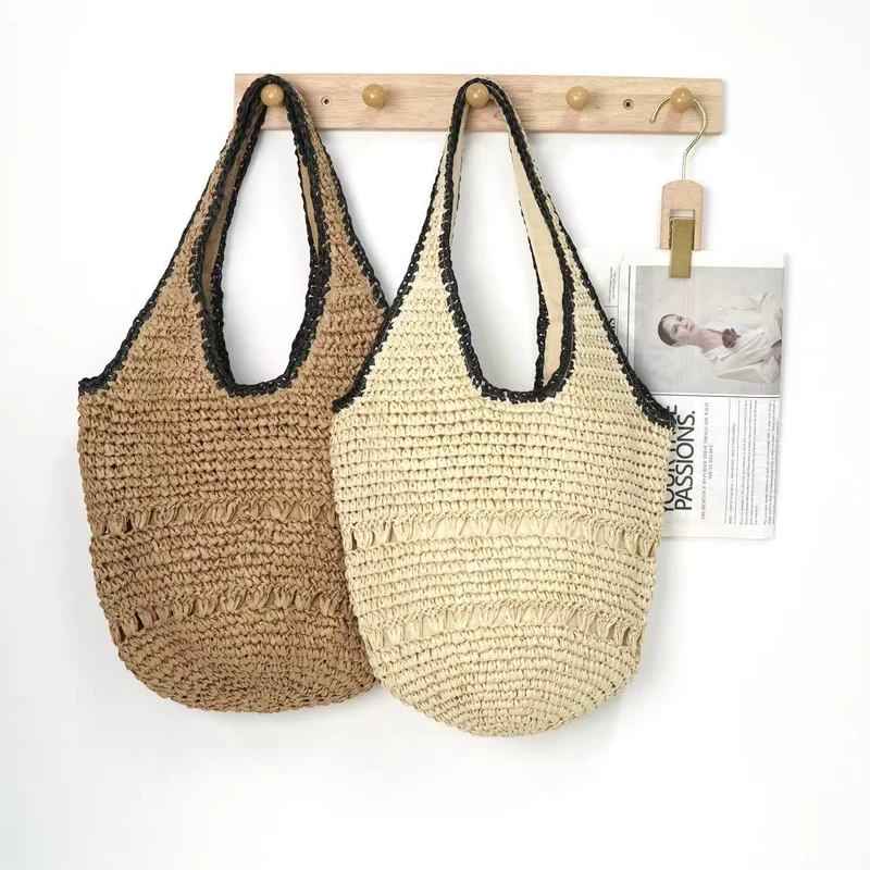 Handtasche aus gewebtem Naturmaterial mit minimalistischer Struktur Skanto