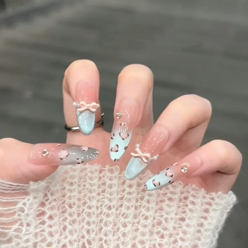 Künstlerisches Press-On Nageldesign Set