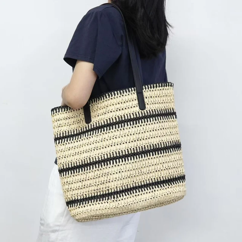 Strandtasche mit modernen Streifen und stabilen Griffen Skanto